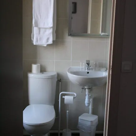 Отель Du Roussillon