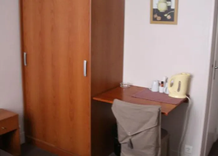 Du Roussillon * Párizs