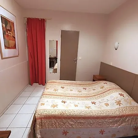 Otel Du Roussillon Paris