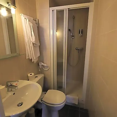 Hotel Du Roussillon *
