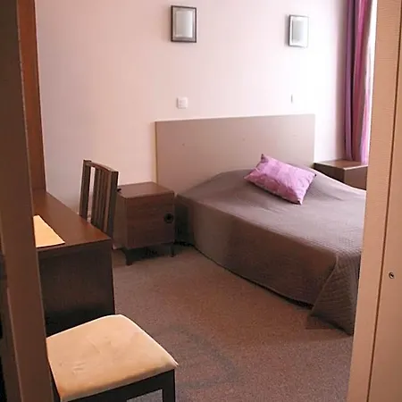 Hotel Du Roussillon *