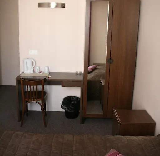 Hotel Du Roussillon Paris